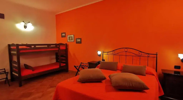Трёхместный номер Standard Hotel Neapolis