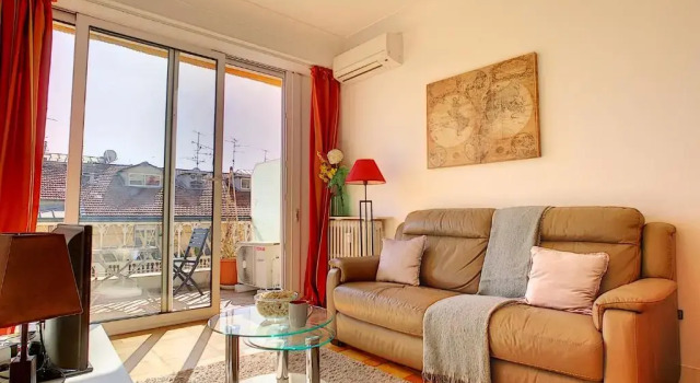 Gibraltar Terrasse by Nestor&Jeeves