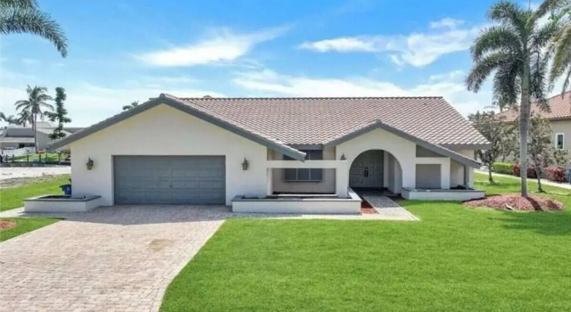 Коттедж Oceanfront Retreat in Fort Myers - 3 Bedrooms, Private Pool