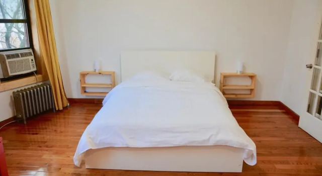 Апартаменты Deluxe The Topping Three-Bedroom Apartment