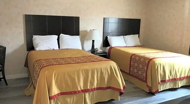Номер Deluxe Manhattan Inn & Suites