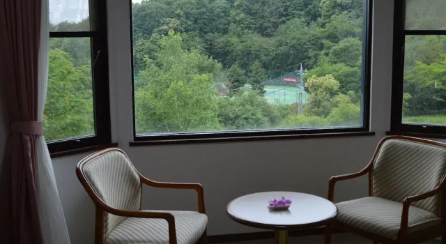Sakura Resort, Buchen Sie Resort Hotels in Koshinetsu mit Parkplatz, Parkplätze