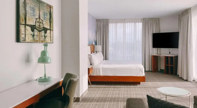 Двухместный люкс Tower Cambria Hotel LAX