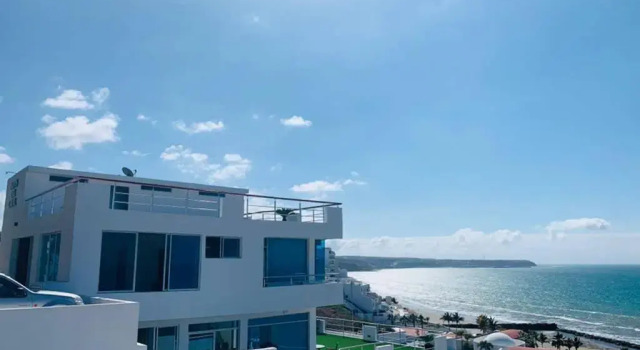 Апартаменты Exclusivo Penthouse frente al mar con acceso a la playa - Club Privado en Manta