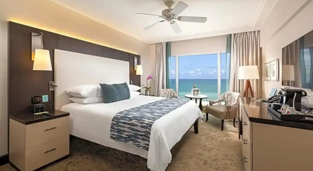 Номер Standard oceanfront The Palms Hotel & Spa
