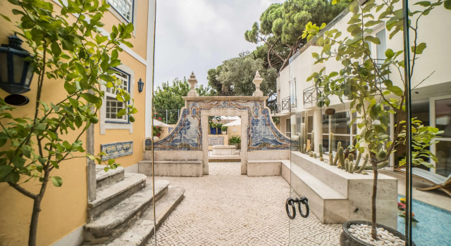 Solar do Castelo - Lisbon Heritage Collection - Alfama, Забронировать Отель Санта-Мария-Майор Лиссабон, рядом с Rua das Portas de Santo Antão