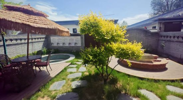 Двухместный люкс с видом на внутренний двор Under the White Clouds Inn