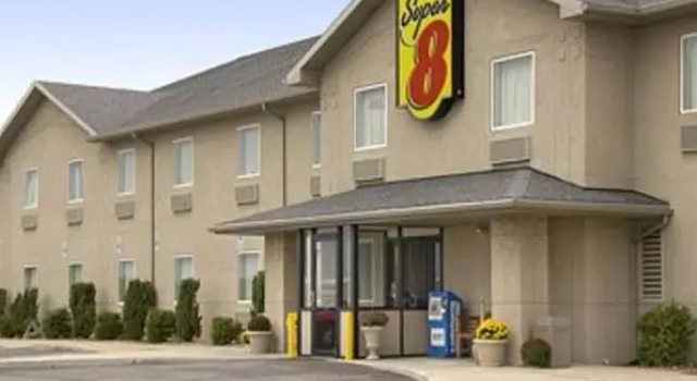 Люкс Deluxe Super 8 by Wyndham Hagerstown/Halfway Area
