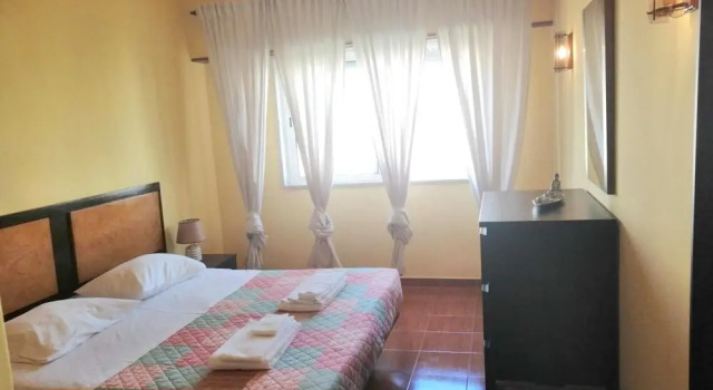 Apartment with One Bedroom in Quarteira, with Wonderful City View And Furnished Balcony - 200 M From the Beach, Rezervovat Apartmán Hotely v Sotavento s parkováním, Parkování