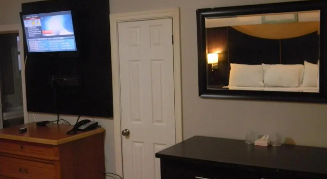 Номер Standard American Plaza Motel