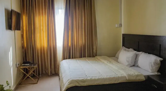 nola's lounge, Book Hotel Ikeja 