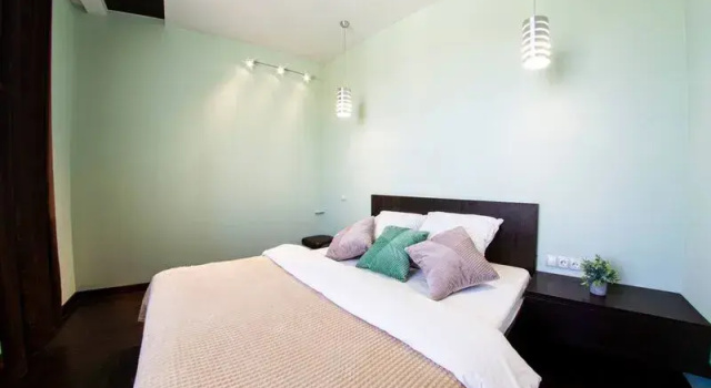 Apartments Rent-Service on Pushkin street 76, Boek Appartement Hotels in Omsk met parkeren, Parkeren