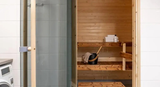 Апартаменты Spacious 1br with a lake view and sauna