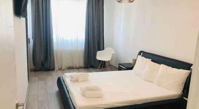 DXN Luxury Apartment 4, Varaa Huoneisto Hotellit Mamaia-Sat pysäköinnillä, Pysäköinti