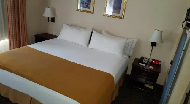 Номер Standard с балконом Country Inn & Suites by Radisson, Fort Worth West l-30 NAS JRB