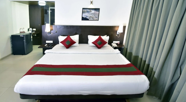 OYO Premium Villholi Nashik, Réserver Hôtel Hôtels à Maharashtra avec piscine, Piscine