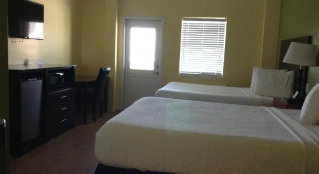 Ocean Village Hotel and Resort, Book Hotel Hoteller i Surfside Beach med parkering, Parkering