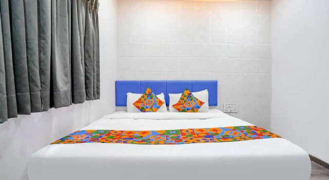Номер Deluxe FabHotel Vrundavan - Nr Sargam Shopping Center