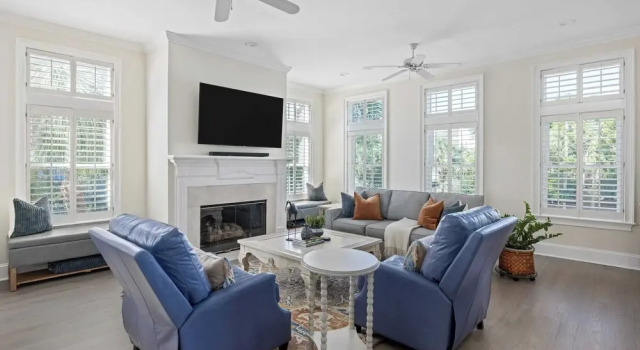4BR Coastal Retreat w/ Balcony, Outdoor Shower & Beach Access in Isle of Palms Exclusive Ocean Point Community Ocean Point Haven by Avantstay, Забронировать Дом для отпуска Коттеджи Южной Каролины, Коттедж