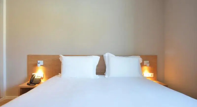 Номер Standard с балконом Spot Family Apartments