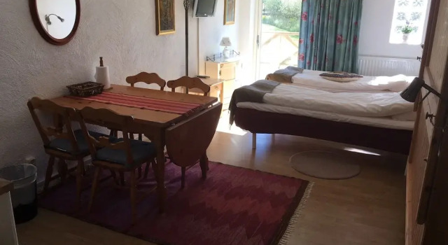 Linderödsgården, Book Hotel  