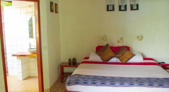 Ocean Sun Homestay, Buchen Sie Pension Hotels in Tulamben mit Pool, Schwimmbad