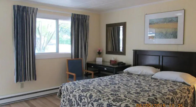 Трёхместный номер Standard Motel Jann