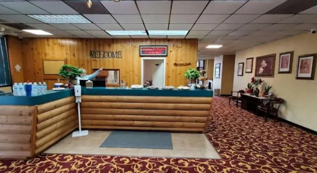 FairBridge Inn Express Hiawatha, Book Hotel Hoteller i Hiawatha med parkering, Parkering