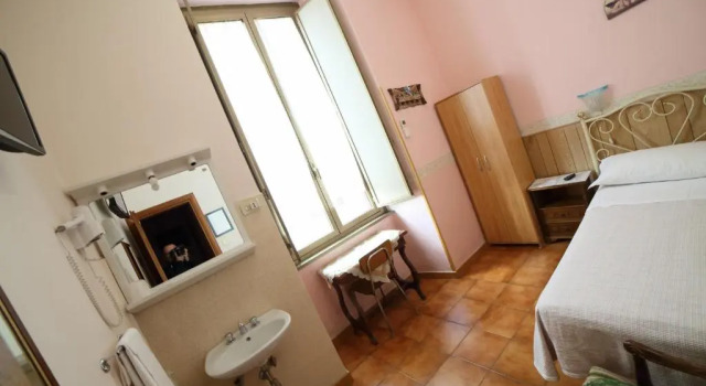 Номер Economy Hotel Giugiù