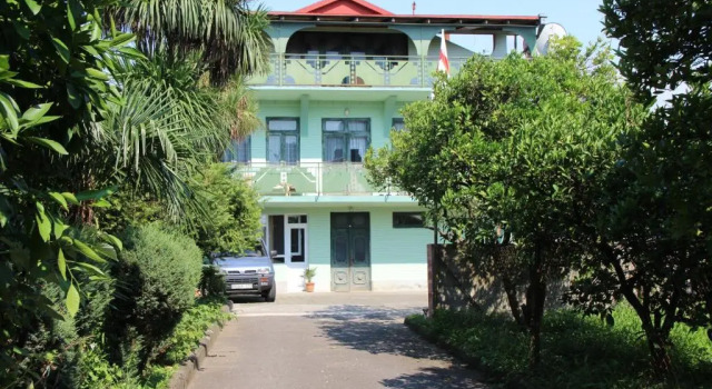 Guesthouse Green House, Book Hotel Batumi 