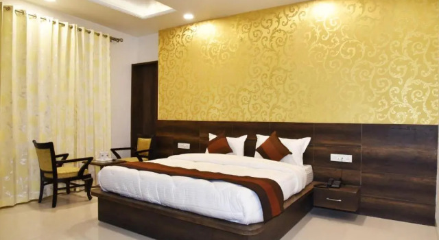 Номер Deluxe Hotel Hollywood Heights near Railway station
