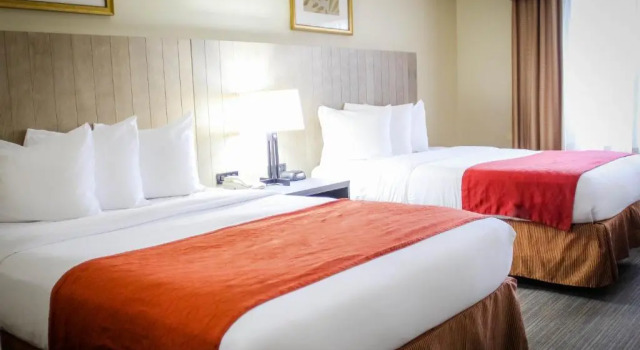 Четырёхместный номер Standard Country Inn & Suites by Radisson, Chester, VA