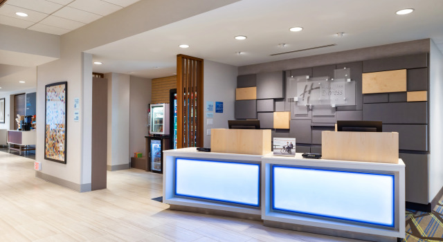 Holiday Inn Express & Suites Romeoville - Joliet North by IHG