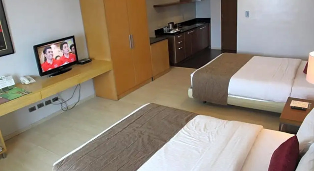 Студия с балконом La Mirada Serviced Apartments