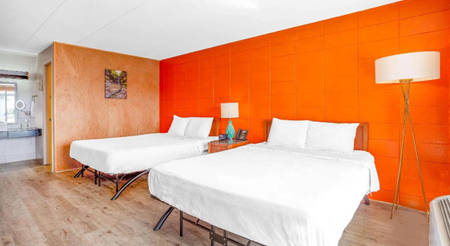 Четырёхместный номер Standard Starved Rock Motor Inn