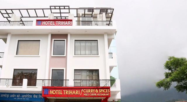 Hotel Trihari, Rezervovat Hotel Rišikéš Uttarakhand