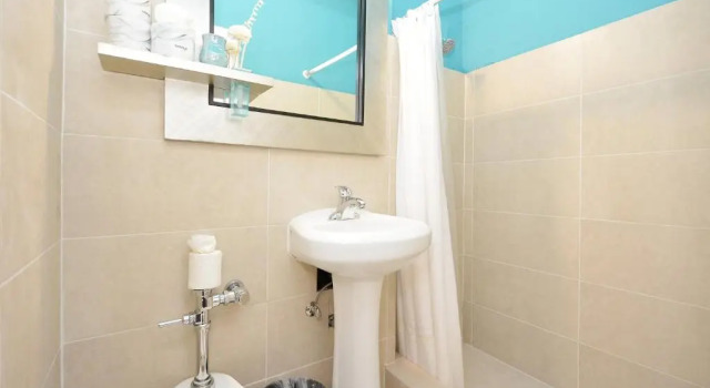 Четырёхместный номер Standard South Beach Rooms and Hostel