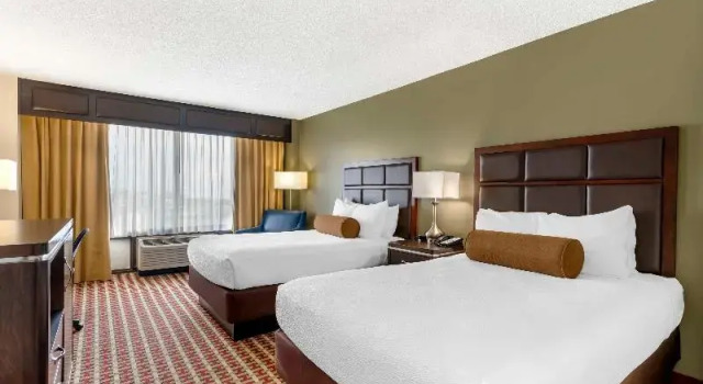Номер Executive Level Best Western Plus Grosvenor Airport Hotel