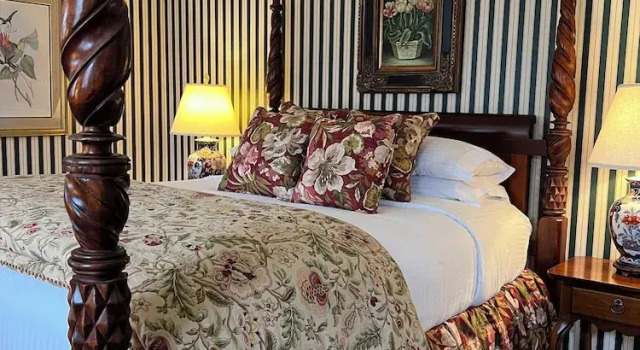 Номер Standard с балконом The INN at Ormsby Hill