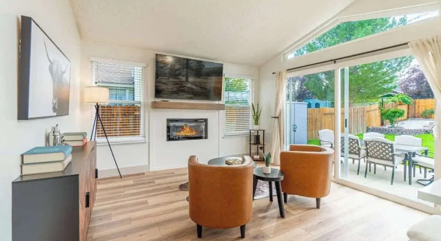 Коттедж Modern Western Retreat Pet Friendly 4 Bed 2 Bath
