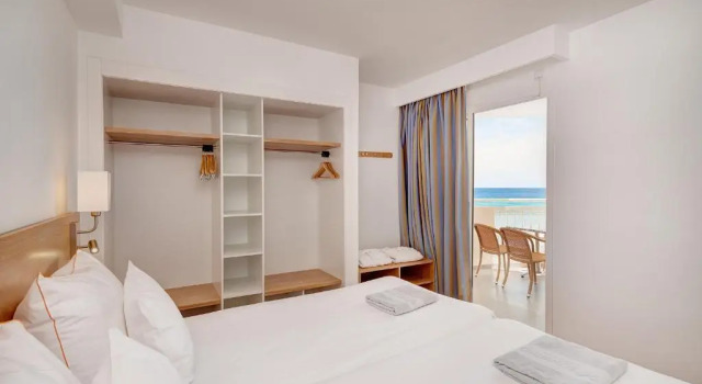 Апартаменты с 2 комнатами с видом на море Sunwing Resort And Spa Cala Bona