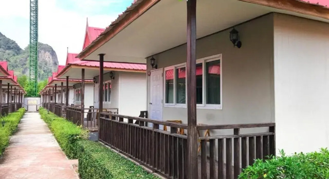 Бунгало Deluxe с красивым видом из окна Phi Phi Ba Kao Bay Resort