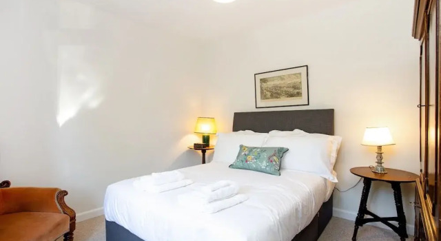 No. 78 Main Road Littleton, Prenota Hotel Winchester Hampshire