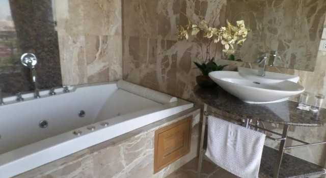 Студия Westbury Residence