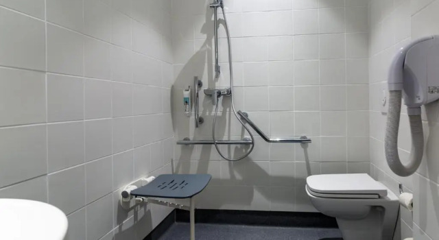 Трёхместный номер Standard ibis Montauban