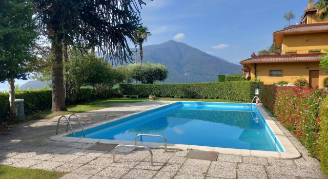 Holiday Home in Maccagno With Pool, Buchen Sie Ferienhaus Villen in Lago Maggiore, Villa