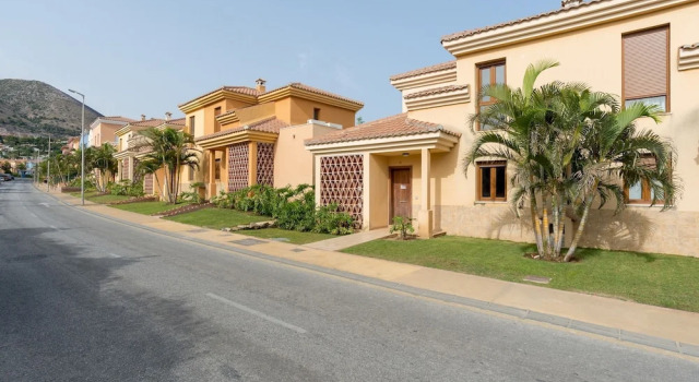 Malagasuite Private Deluxe Villa, Забронировать Вилла Виллы Бенальмадена, рядом с Марипосарио-де-Бенальмадена, Вилла