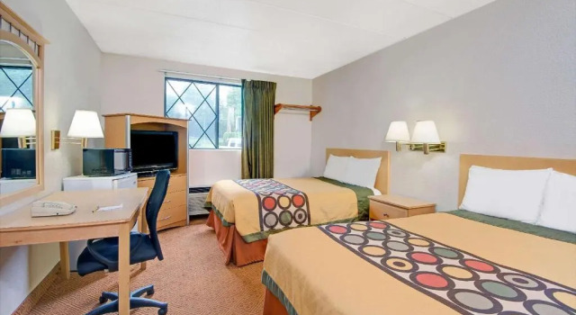 Четырёхместный номер Deluxe Super 8 by Wyndham Stamford/New York City Area