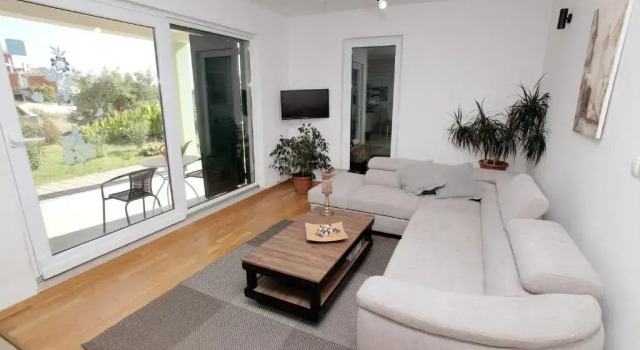 Апартаменты с 2 комнатами с видом на бассейн Apartments Delta