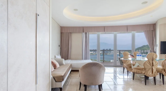 Семейный номер Deluxe с балконом и с видом на море Yuejia Sea Apartment Phoenix Island